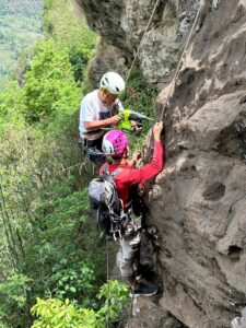 सोक्ला भ्यालीमा रक क्लाईम्विङको तयारी