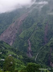 टाेपाटारमा पहिरो-एकको मृत्यु, तीन बेपत्ता