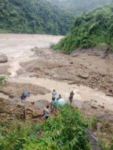 सिक्रे दोभानमा पहिराे- पुरिनेको संख्या ७ पुग्यो, एकको मृत्यु