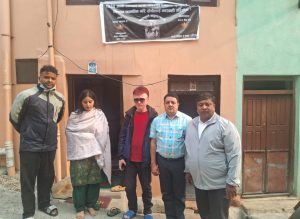 मृतक रजकको परिवारलाई समाजसेवी उप्रेतीको सहयोग