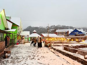 कालिञ्चोकमा यो बर्षको पहिलो हिमपात