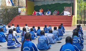 विद्यार्थीलाई योग शिक्षा